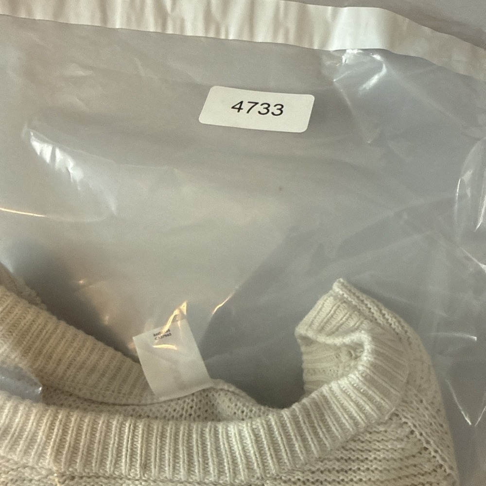 Abound Cream Cropped Knit Long Sleeve Sweater M Quiet Luxury Transitional Layer - Picture 10 of 10